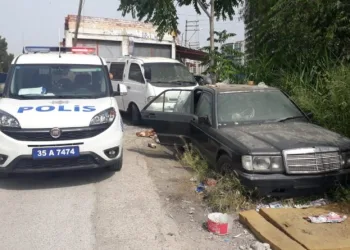 Sokakta yaşayan adam hurda araçta ölü bulundu