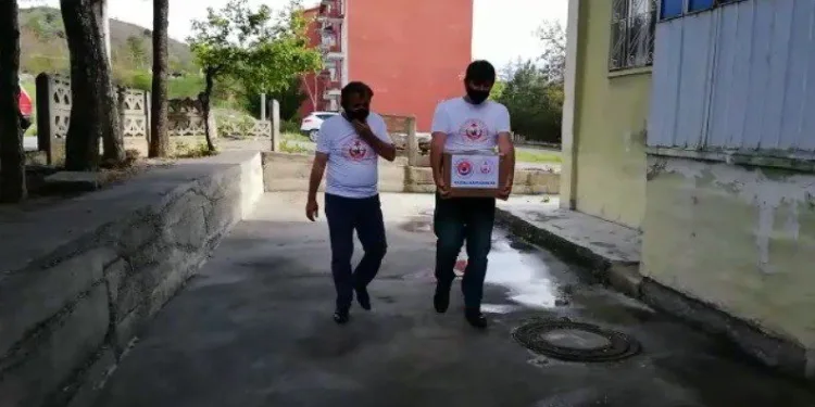 İftar Sofraları Şehi̇tleri̇n İsmi̇yle Kuruluyor