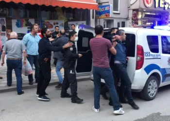 İftar Vakti̇ Çıkan Kavgada Si̇lah Patladı