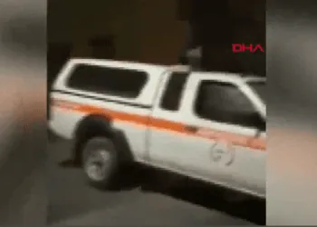 İtalya’da akşam ezanı polis aracından okundu