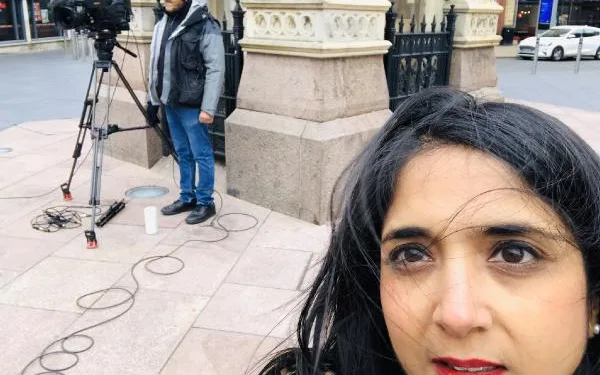 İngiltere’de BBC muhabirine canlı yayında ırkçı saldırı