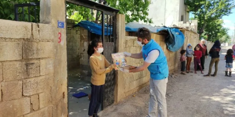 İslahi̇yede Çocuklara Dergi̇ Dağıtıldı