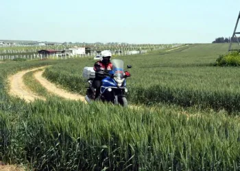 İstanbul- Tekirdağ sınırındaki tarlalarda, jandarmadan motosikletli denetim