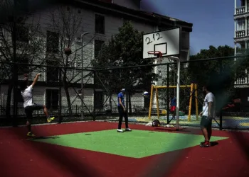İstanbulda Gençler Parklara Akın Etti̇
