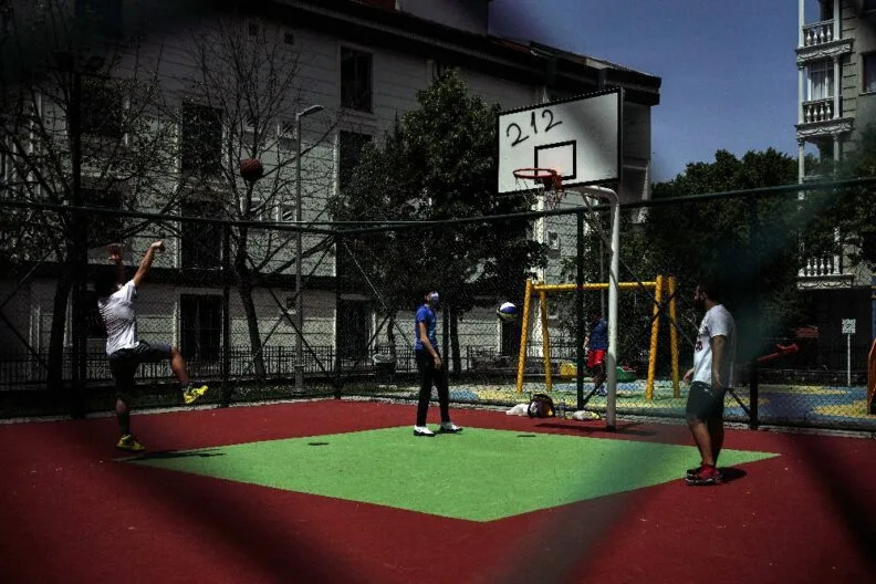 İstanbulda Gençler Parklara Akın Etti̇