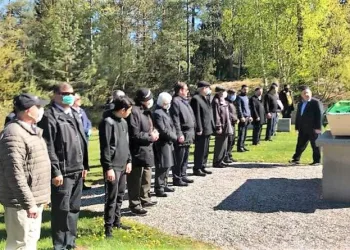 İsveç’te virüsten ölen kadın gurbette toprağa verildi
