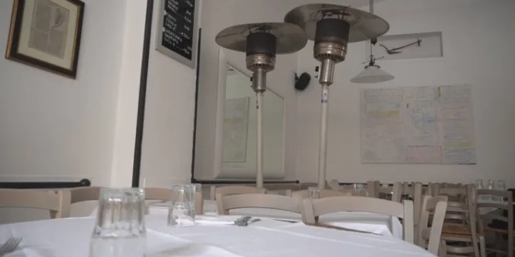İtalyada Restoran Ve Barlar Yeni̇den Açılıyor