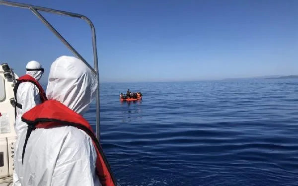 İzmir’de 30 göçmen kurtarıldı