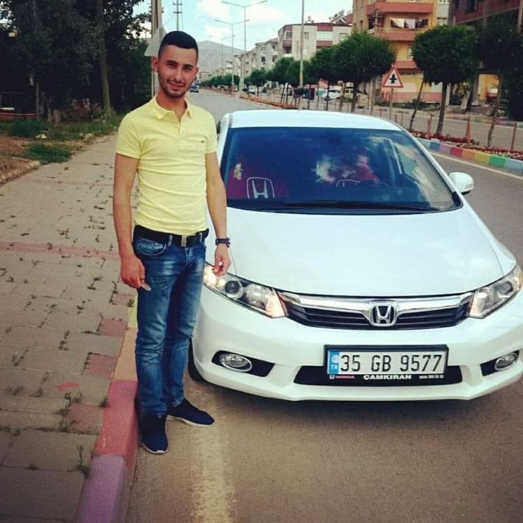 İzmir’de kamyon ile çarpışan motosiklet sürücüsü hayatını kaybetti