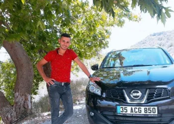 İzmir’de kamyon ile çarpışan motosiklet sürücüsü hayatını kaybetti