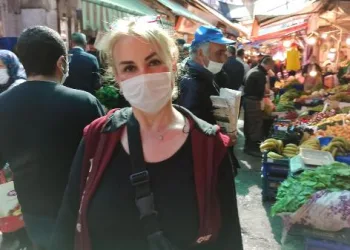 Vatandaşlar yasak öncesi Havra Sokağı’na akın etti