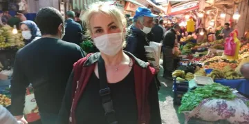 Vatandaşlar yasak öncesi Havra Sokağı’na akın etti