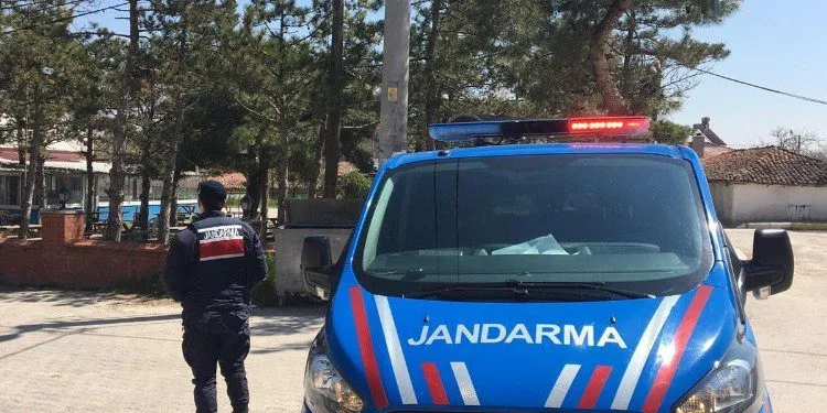 Jandarma Sokağa Çıkamayan 6 Bi̇n 137 Ki̇şi̇ye Destek Sağladı