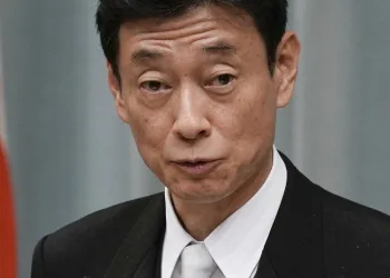 Japonya’da kamu kurumlarına “yeniden açılma” sinyali