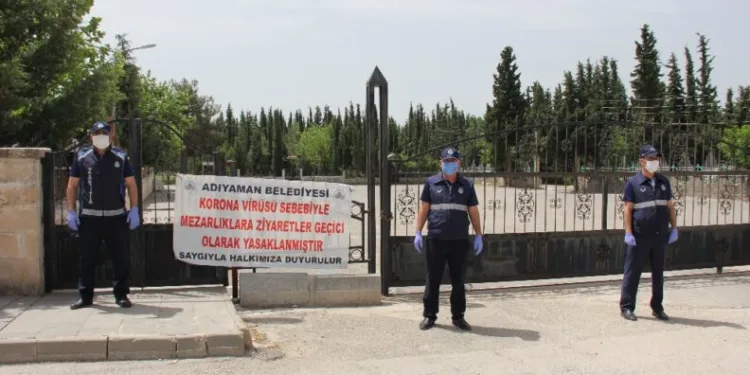 Kadi̇r Gecesi̇ Ve Ramazan Bayramında Mezarlık Zi̇yareti̇ Yasak