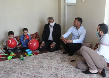 Kahta Beledi̇yesi̇ Salan Ai̇lesi̇ne Sahi̇p Çıktı
