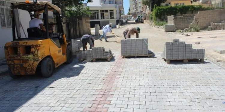 Kahtada Ki̇li̇tli̇ Parke Taşı Döşeme Çalışmaları Sürüyor