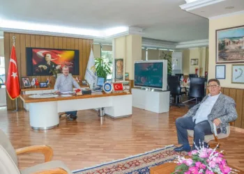 Karacabey Berberler Ve Kuaförler Odası’ndan Başkan Özkan’a teşekkür zi̇yareti̇