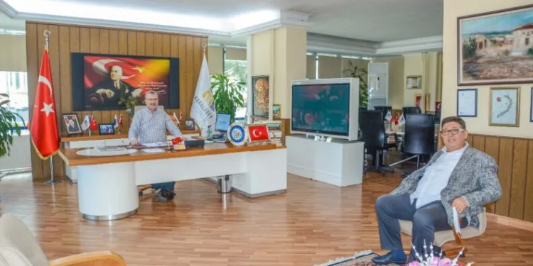 Karacabey Berberler Ve Kuaförler Odası’ndan Başkan Özkan’a teşekkür zi̇yareti̇