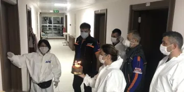 Karantinada kalan vatandaşlara AFAD’dan ‘doğum günü’ sürprizi