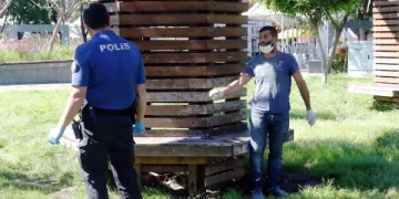 Karantinadan kaçan adam, polise ‘Kafama sıkın’ dedi