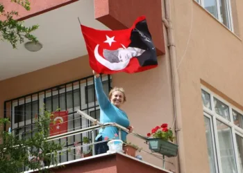 Kartalda Sokağa Çıkma Kısıtlaması, 19 Mayıs Coşkusuna Engel Olmadı