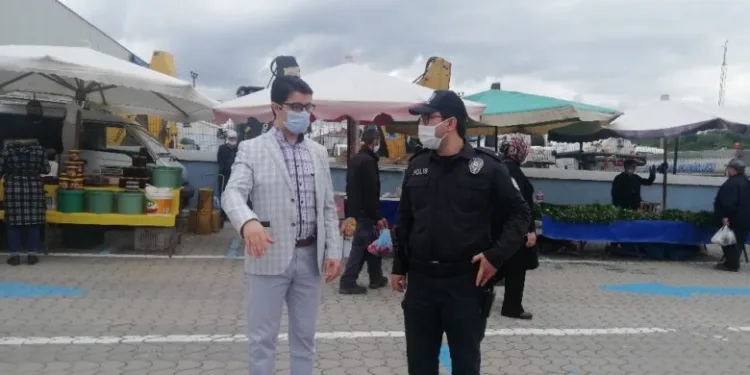 Kaymakam Kaya pazar yerini denetledi
