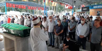 Kazada hayatını kaybeden ilçe müdürü toprağa veri̇ldi̇