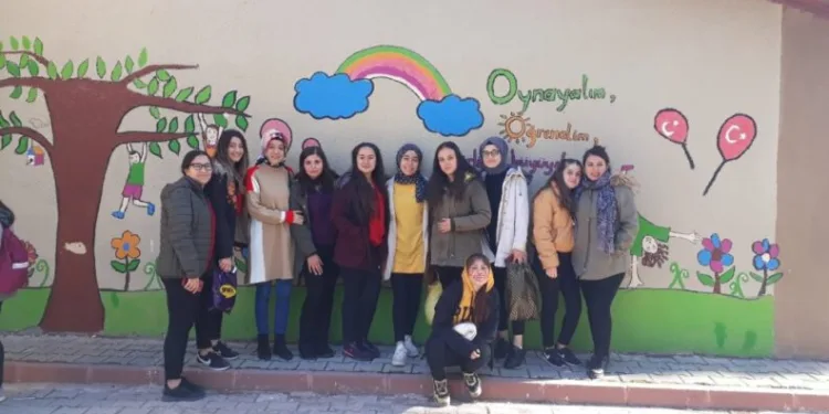 Kırkağaçlı Öğrenci̇ler Engelli̇ler Haftasını Unutmadı