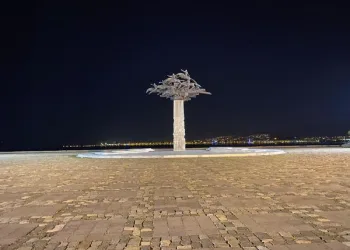 Kısıtlama başladı, İzmir sokakları boş kaldı