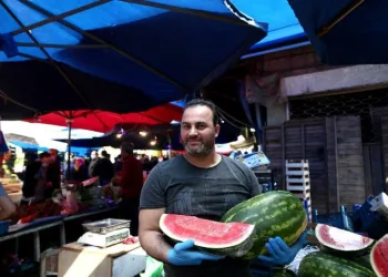 Bursa’da pazarlar cep yakıyor! Karpuzun dilimi 25 lira