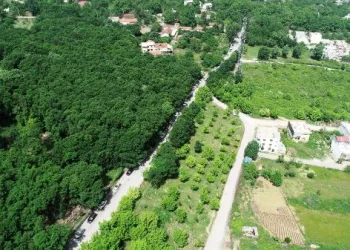 Kısıtlama öncesi kilometrelerce içme suyu kuyruğu