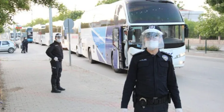 Kktcden Gelen 288 Ki̇şi̇, Karamanda Karanti̇naya Alındı