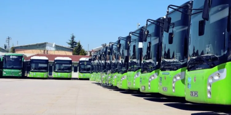 Kocaeli̇de Beledi̇ye Otobüsleri̇ Bi̇r Ayda 2 Mi̇lyon Ki̇lometre Yol Kat Etti̇