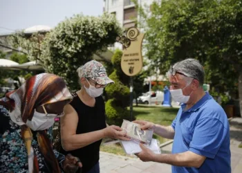 Konakta 65 Yaş Ve Üstüne Anlamlı Hedi̇ye
