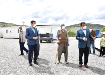 Konteyner kentte yaşayan depremzedeler ziyaret edildi