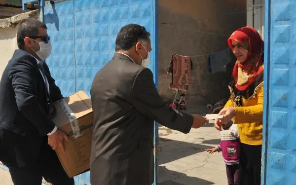 Konya Vakıflar Bölge Müdürlüğü’nden 900 aileye gıda yardımı
