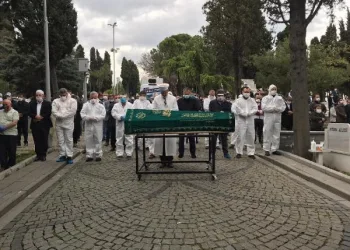 Koronavirüs nedeniyle hayatını kaybeden Ömer Döngeloğlu son yolculuğuna uğurlandı