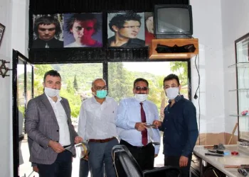 Virüs testi pozitif çıkan berber karantinaya alındı