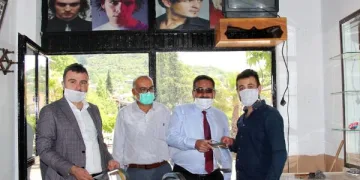 Virüs testi pozitif çıkan berber karantinaya alındı