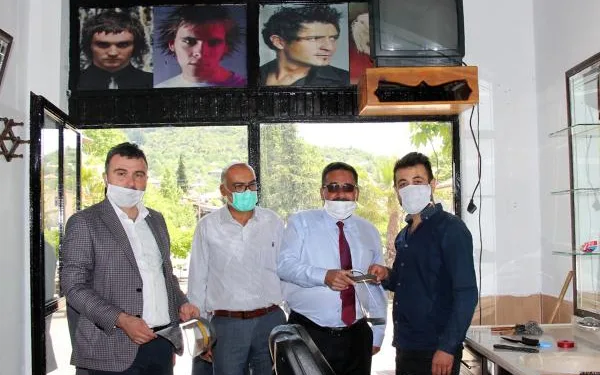 Virüs testi pozitif çıkan berber karantinaya alındı