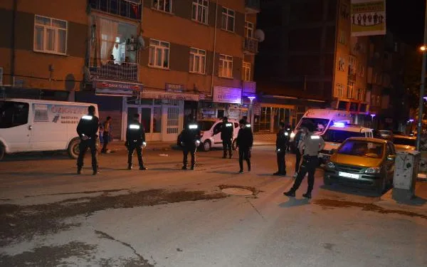 Koronavirüslü olduğunu söyleyen alkollü kişi, kendisine zarar vermek istedi