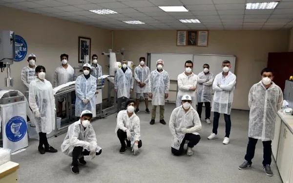 Lisede saatte 600, N95 maske üretimi başladı