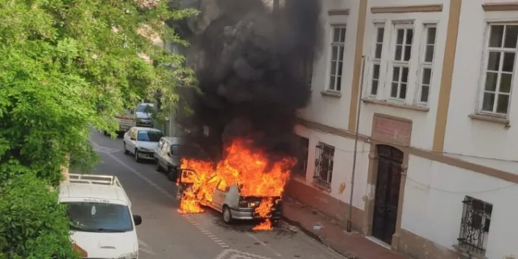 Lpgli̇ Otomobi̇l Alev Topuna Döndü…patlama Anları Kamerada