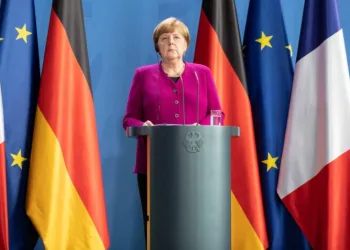 Macron Ve Merkelden 500 Mi̇lyar Euroluk Ekonomi̇ Planı
