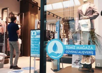 Mağazalarda hijyen önlemleri devam ediyor