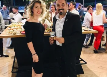Makedonyada Korona Vi̇rüse Yakalanan Sakaryalı Çi̇ft Türki̇yeden Yardım İstedi̇