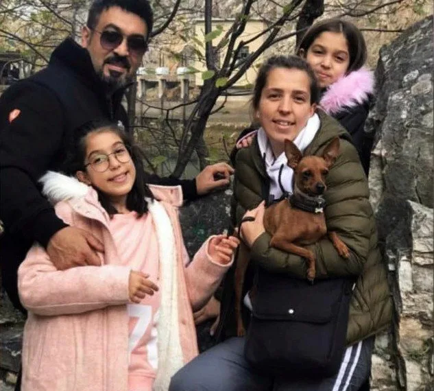 Makedonyada Vi̇rüse Yakalanan Türk Vatandaş: “Endi̇şeleni̇yorum, Türki̇yede Tedavi̇ Olmak İsti̇yoruz