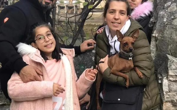 Makedonya’daki Türk berber ve ailesi, koronavirüs tedavisi için yardım istiyor