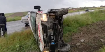 Manisa’da hasta nakil ambulansı kaza yaptı
